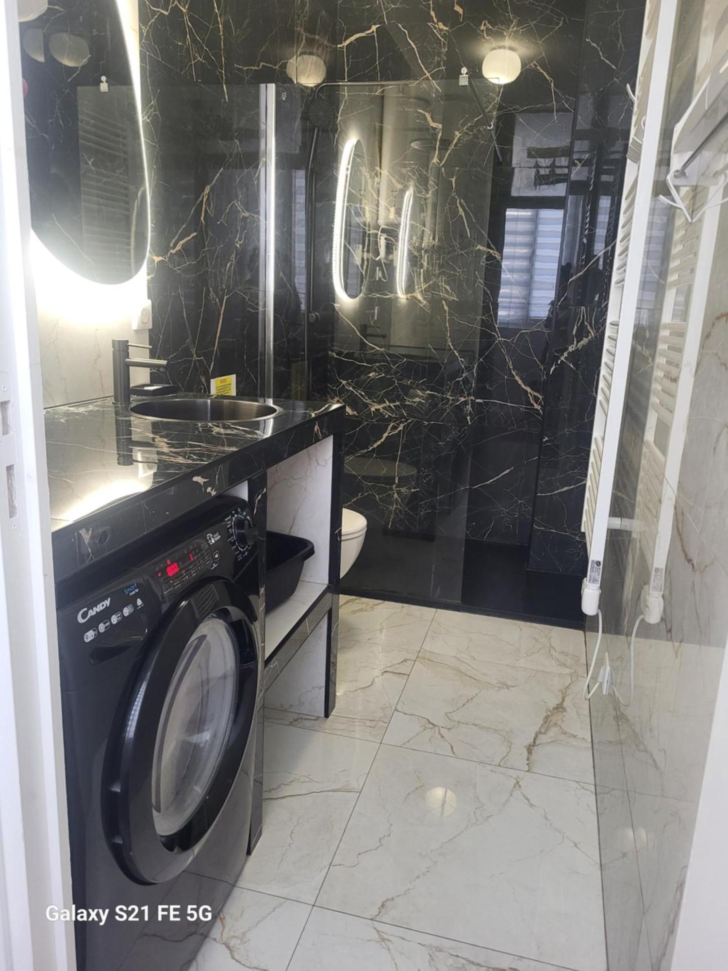 Grand T2 Cours Napoleon B Ajaccio (Corsica)