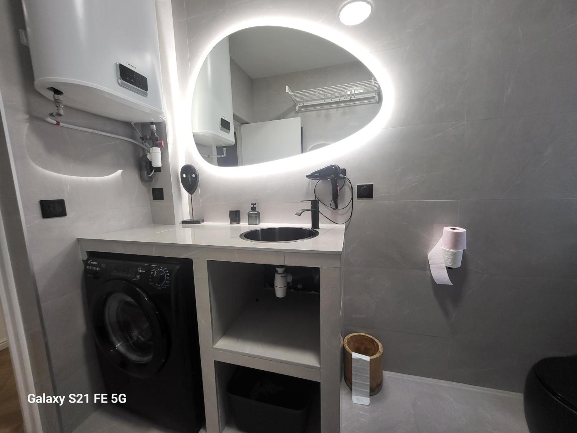 Appartement Grand T2 Cours Napoleon B *