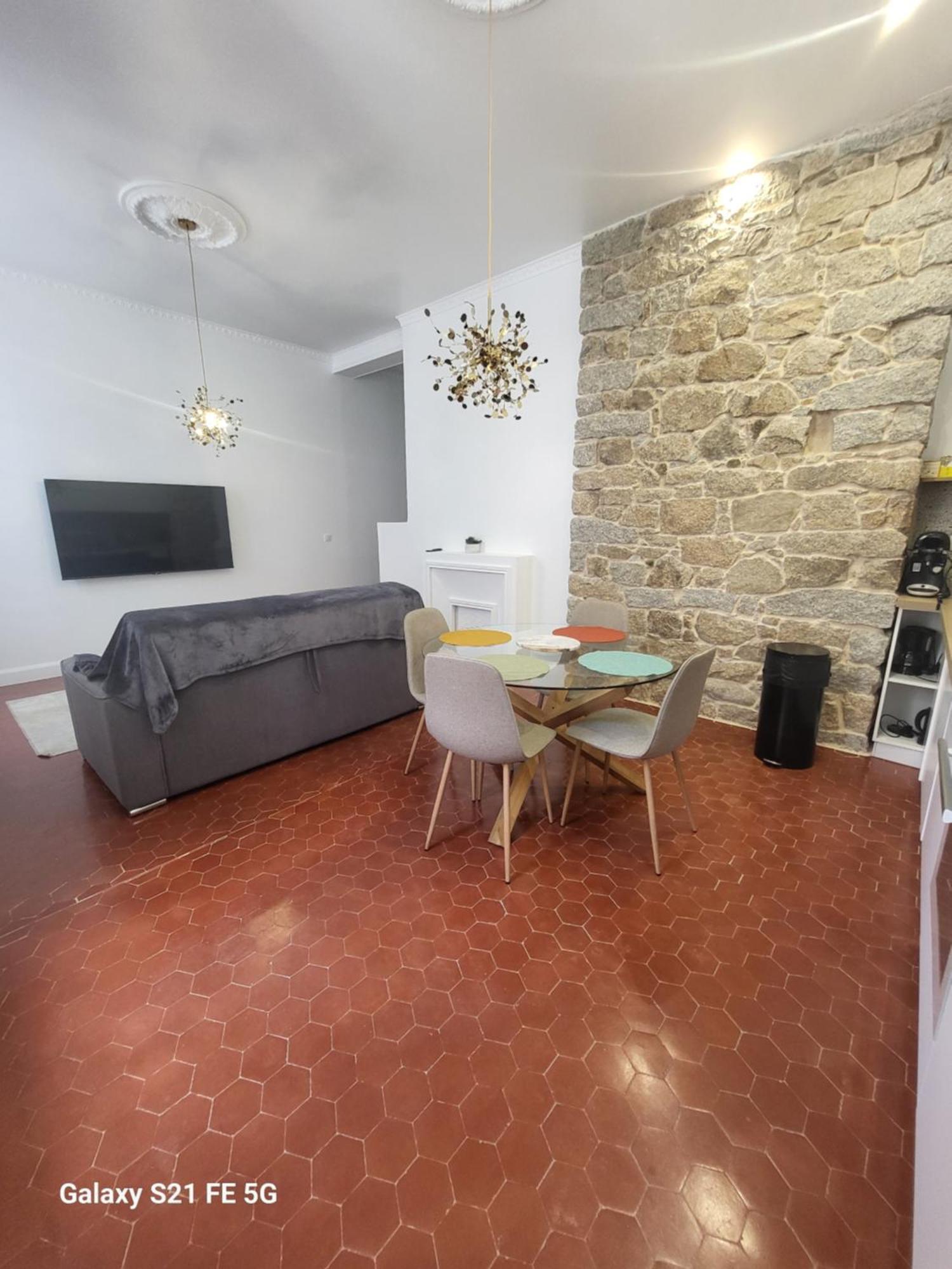 Appartement Grand T2 Cours Napoleon B Ajaccio (Corsica)
