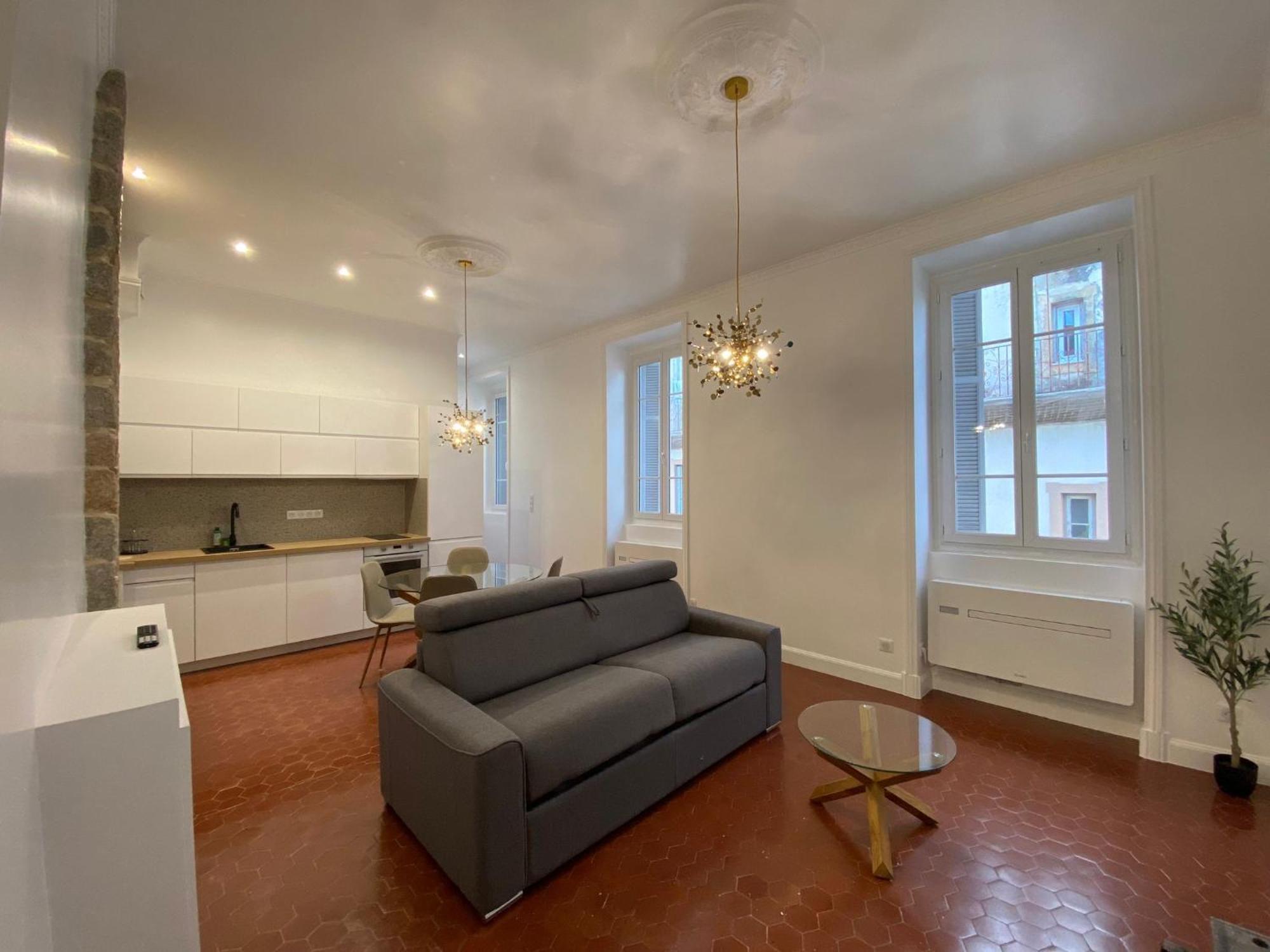 Grand T2 Cours Napoleon B Apartment