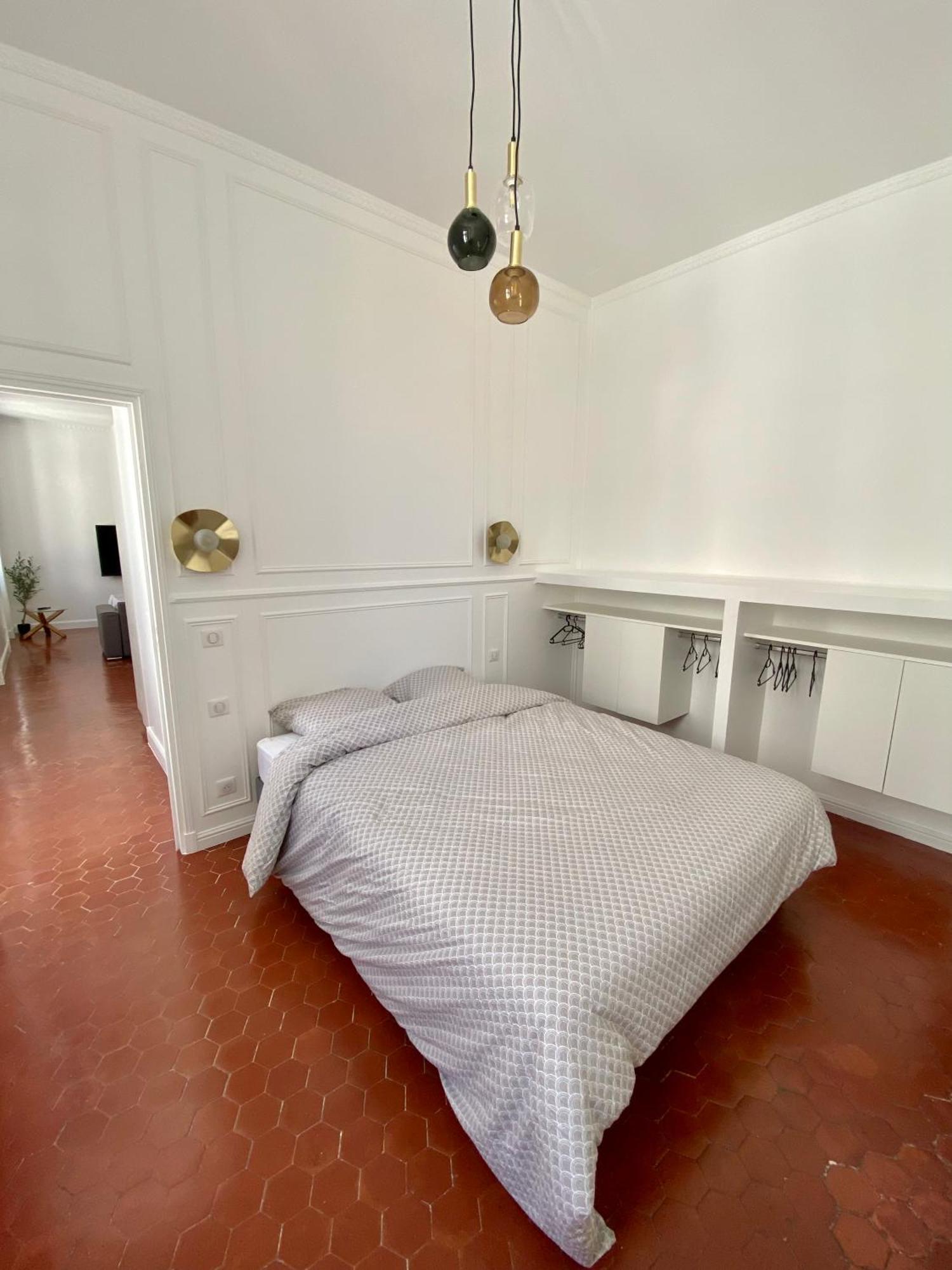Grand T2 Cours Napoleon B * Ajaccio (Corsica)